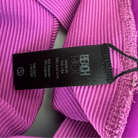 Beach Riot X REVOLVE Leah Sports Bra in Ultra Pink / Fuchsia in XS - Picture 4 of 8